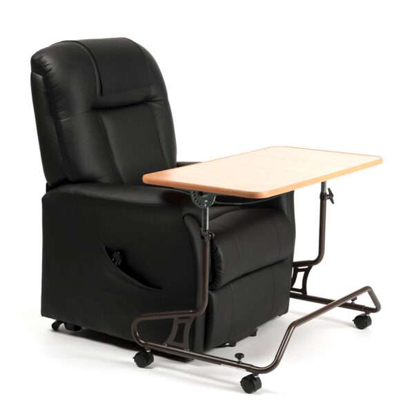 Mesa Auxiliar Reclinable 378, ideal para camas articuladas y sillones geriátricos. Ajustable en altura (615-805 mm), inclinable y con ruedas con freno. ¡Envío rápido!